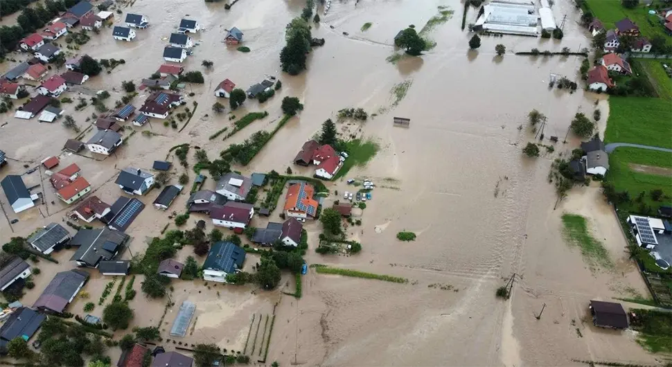 slovenija poplave.webp